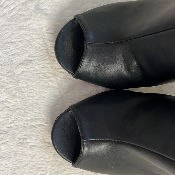 Bamboo Mash black block heel peep toe mules, women’s size 9 - Picture 7 of 10